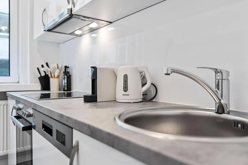 Cozy Apartment In Quiet Location, Fast Train Station 100M Away, Contactless Check-In Vienna