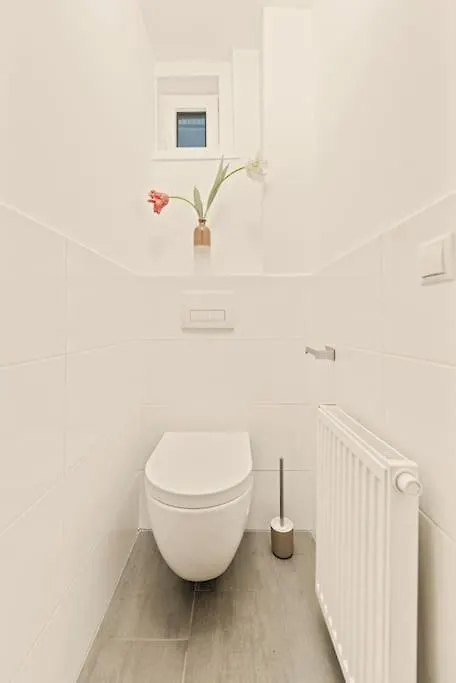 Cozy Apartment In Quiet Location, Fast Train Station 100M Away, Contactless Check-In Vienna 0*,  Austria
